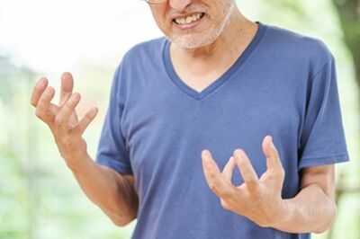 暴言・万引きなどの犯罪行為・性暴力、温厚な男性が突然…「前頭側頭型認知症（FTD）」医師が解説、30代で…