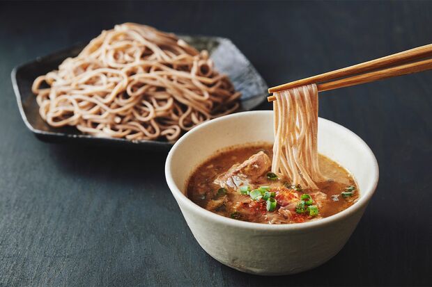 さば缶のやせつけ麺/1人分387kcal〔写真／林紘輝（扶桑社）〕
