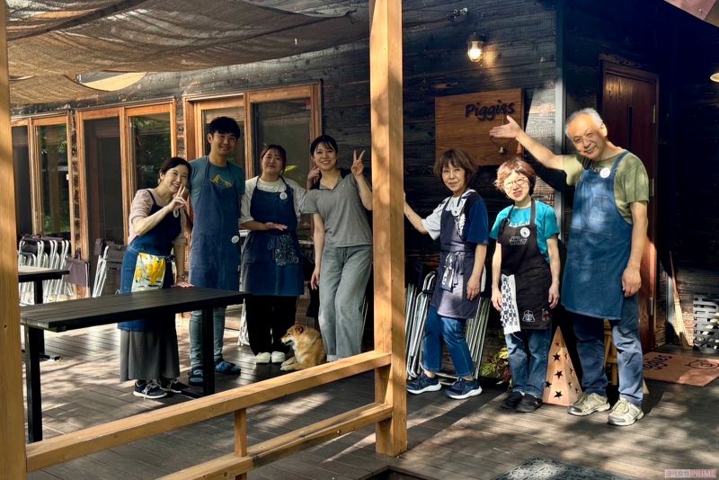 嬬恋村の別荘地内にあるカフェの一員に