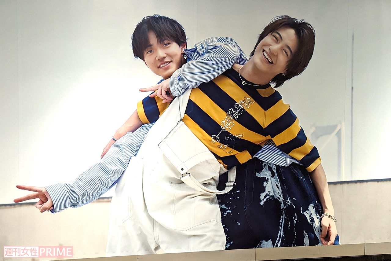 渋谷駅地下通路に展示されたKing & Prince『なにもの』巨大広告の1枚