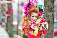 「生きるパワースポット」心斎橋のシンデレラ姫が毎日“ド派手メイク”をする理由