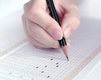 フィフィ、セクハラ漢字問題集に「日本の教育システムが悪い」