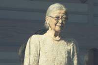 《2026年新年一般参賀》悠仁さま初出席へ〈25年振り返り〉杖ナシ参列の上皇后・美智子さま、“お手振りなし…