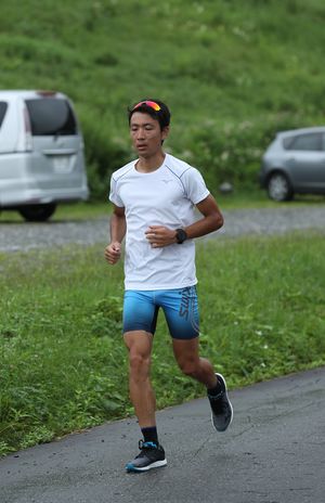 夏場の地元・白馬でのトレーニング。ローラースキー後のクールダウン