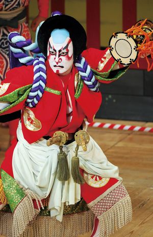 澤瀉屋の十八番『義経千本桜』の狐忠信を熱演する右近（'11年7月）