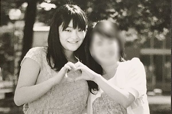 小室さんと出会われた国際基督教大学（ICU）で仲よしさんと。楽しい学生生活が伝わってくる（’13年ころ）