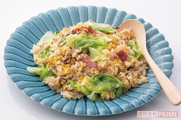 梅塩昆布のレタスチャーハン（撮影／廣瀬靖士）