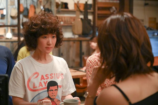 主人公、大島凪の毎週異なるTシャツも見どころ　(c)TBS