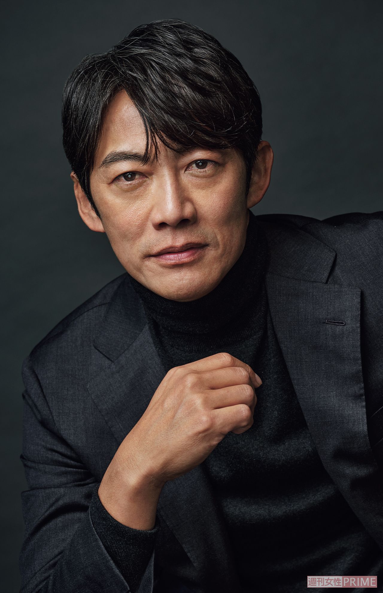 反町隆史　スタイリスト／二村毅（hannah)　ヘアメイク／池上豪　NICOLASHKA