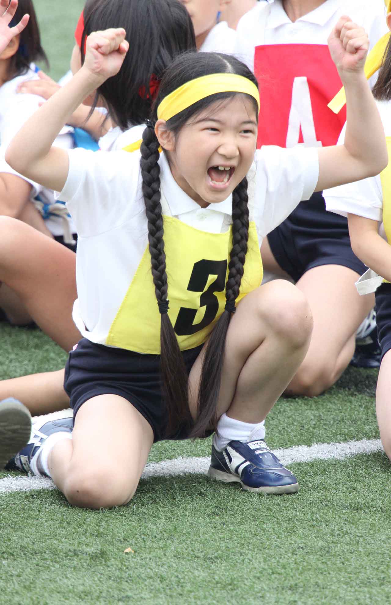 学習院初等科2年（'09年）リレー選手に　チームメイトの走りにガッツポーズ！