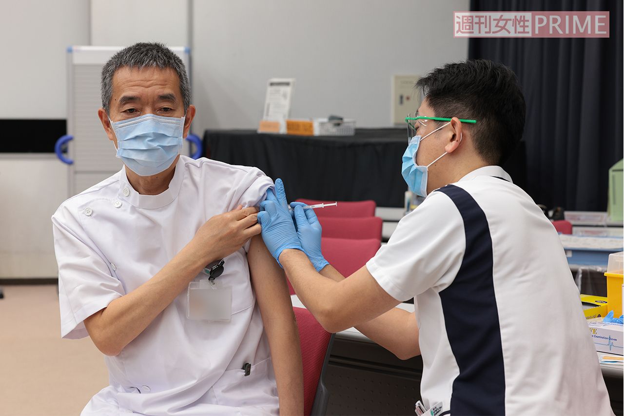 3月5日、東京都の都立駒込病院で医療従事者を対象にワクチン接種が行われた