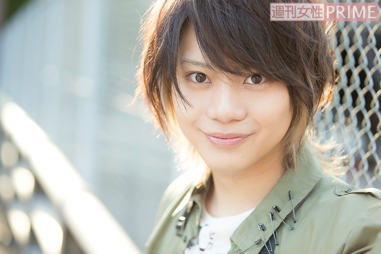 佐藤流司　撮影／伊藤和幸　スタイリスト／浜元理恵　衣装協力／elements,H(トップス2点)