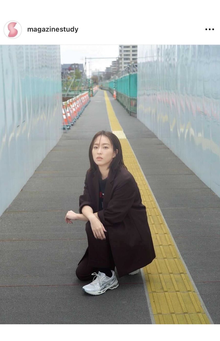 濃いめのメイクでオトナな表情を見せた石川佳純（『STUDY』公式インスタグラムより）