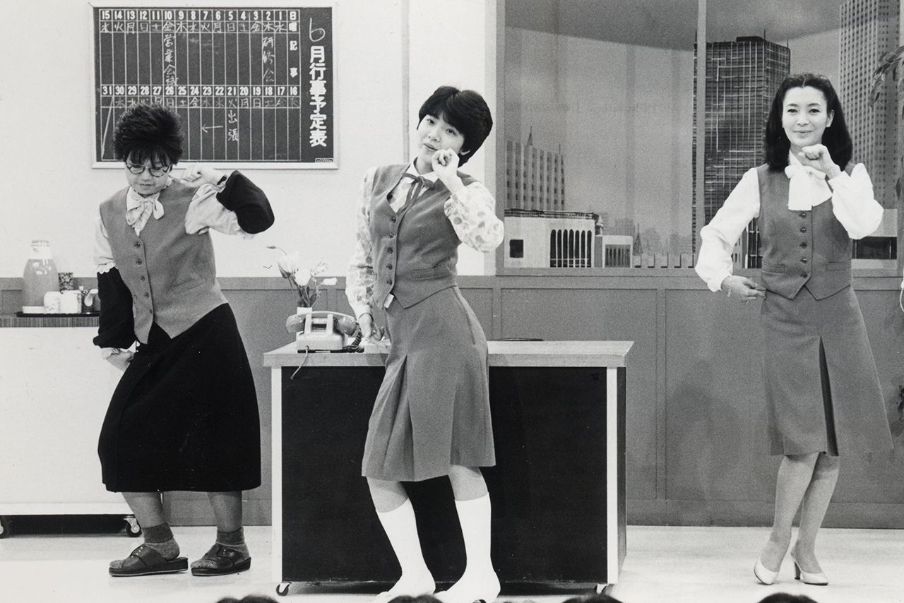 松居直美や小柳友貴美と“よせなべトリオ”を結成（'82年）