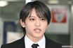 timelesz・猪俣周杜が黒スーツで釈放「ファンに一言」「交際関係」の質問は全面スルーで〈逃げないで！〉止まない批判