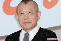 『鶴瓶の家族に乾杯』長寿番組が続々打ち切りの中、生き残った理由に「NHK受信料の取り立て役」