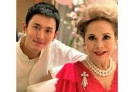 デヴィ夫人が中国で炎上！ “芸能界追放”俳優とのツーショット拡散に「無礼ですわよ」