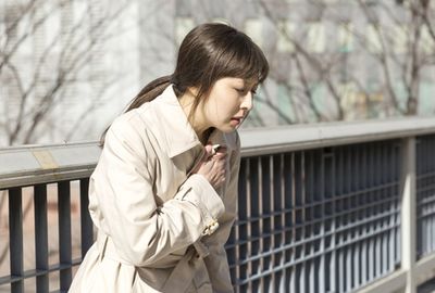 原因不明の体調不良で死にかけた人も、「一度の診断で安心しないように」と医師