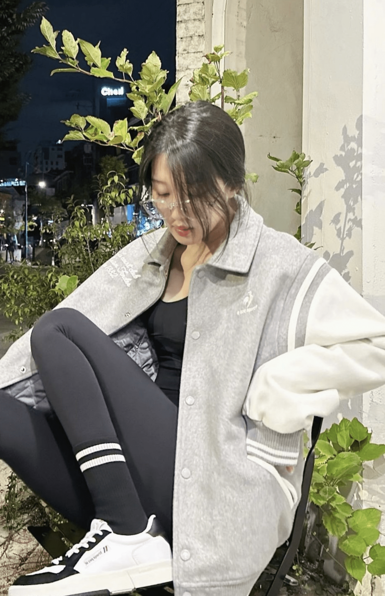 露出が控えめなムン・ガヨンの私服(ムン・ガヨン公式インスタグラムより)