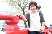 “下肢が変形していく難病”の女性が、みんなが主役になれる街づくりを目指し奮闘中