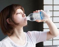 水を飲み過ぎれば、死を招く! 『水中毒』という病