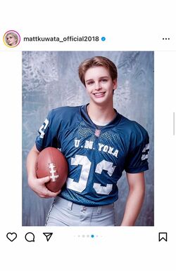 『AIイヤーブック』で変身したMatt。ラグビー部風の姿も爽やかだ（公式インスタグラムより）