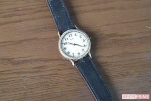 啓章さんがつけていた時計の針は事故の時刻10時21分を指したまま