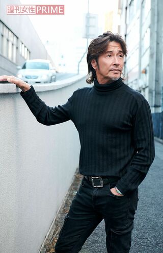 60代には見えない容姿は、「刑務所では運動の時間以外も腕立て伏せなどで鍛えていました。ルール違反で罰も受けたけど、身体は維持したくて」