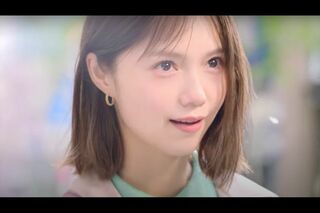 マックのCMに出演した宮崎あおい。この透明感はいったいどこから…（『マクドナルド公式（McDonald’s）』YouTubeチャンネルより）