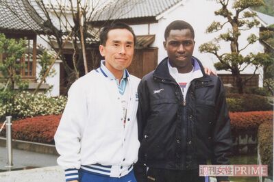 「2か月でケニアに帰るつもりだった」という、大学入学直前のマヤカさんと