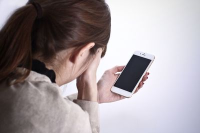 SNSでストーカー問題が複雑化「ストーカーにならない、させない」予防策とは