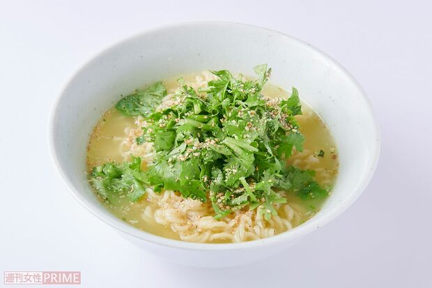 松岡さんのおすすめ！パクチーどっさりラーメン　撮影／山田智絵