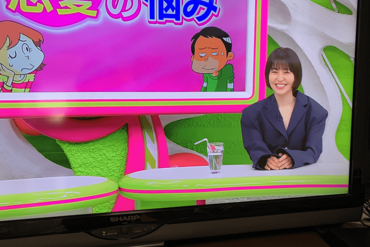 モニカの吉川晃司を彷彿させる、デカい肩パッド姿がで拡散された長澤まさみ（Xより）