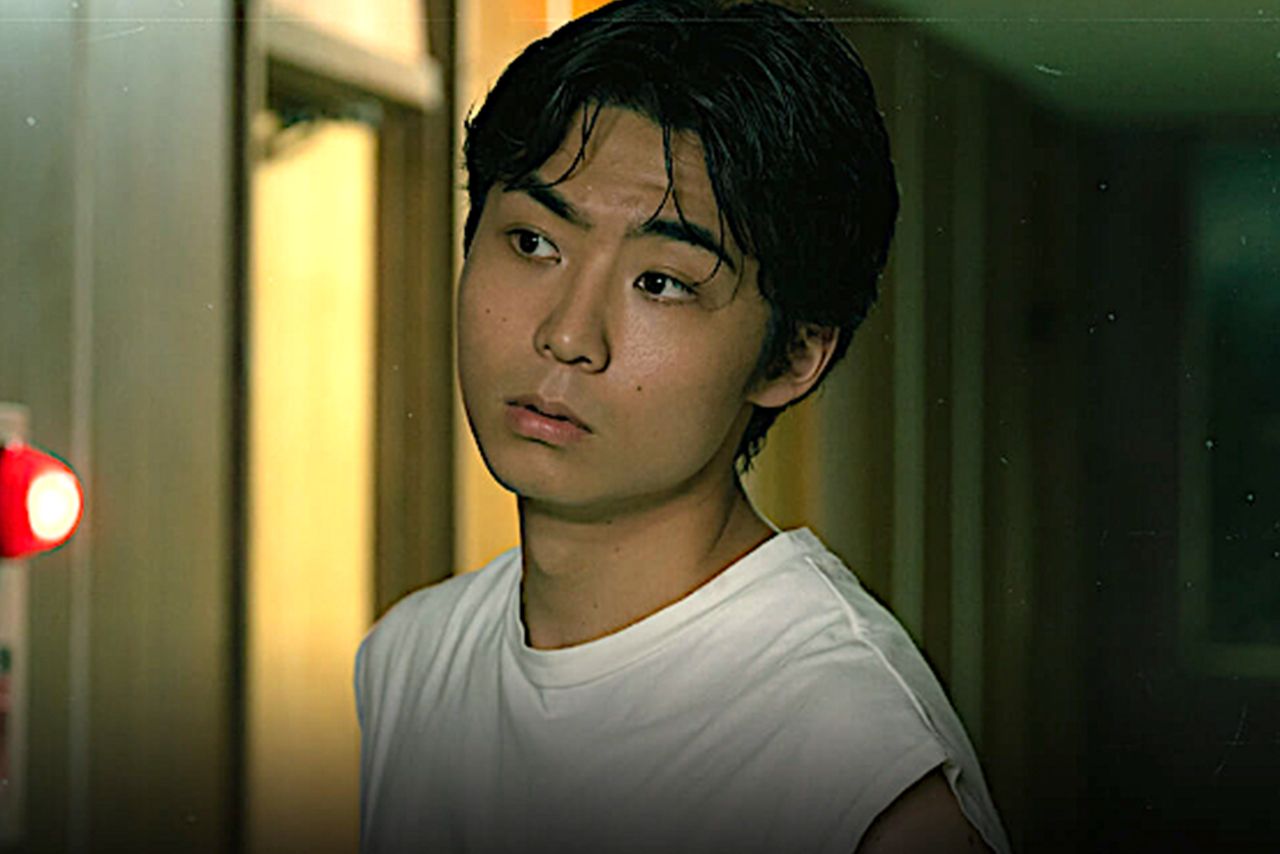 ユウ役の八村倫太郎（映画『他人は地獄だ』公式サイトより）