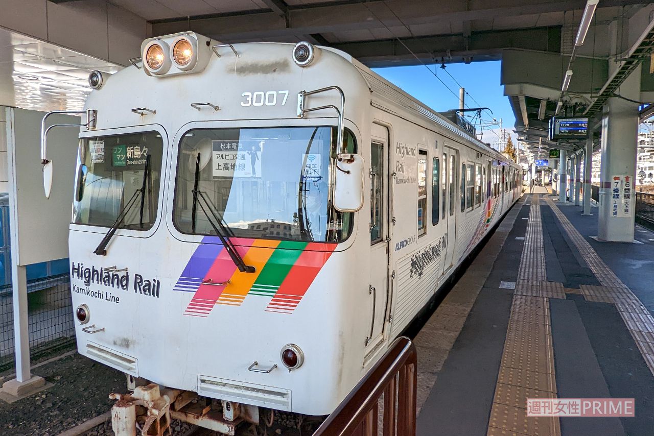 松本駅から新島々駅まで走るアルピコ交通の上高地線　撮影／編集部