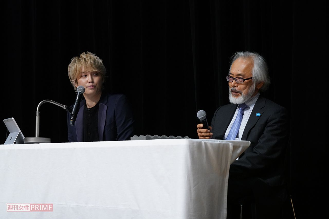 会見を開いた手越祐也と同席した高野隆弁護士