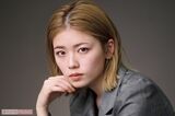 新金曜ナイトドラマ『波よ聞いてくれ』主演の小芝風花、金髪にイメージチェンジ!…