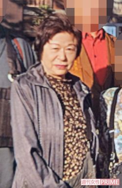 3年ほど前に知人らと一緒に旅行に行った及川ヨシコさん（読者提供）