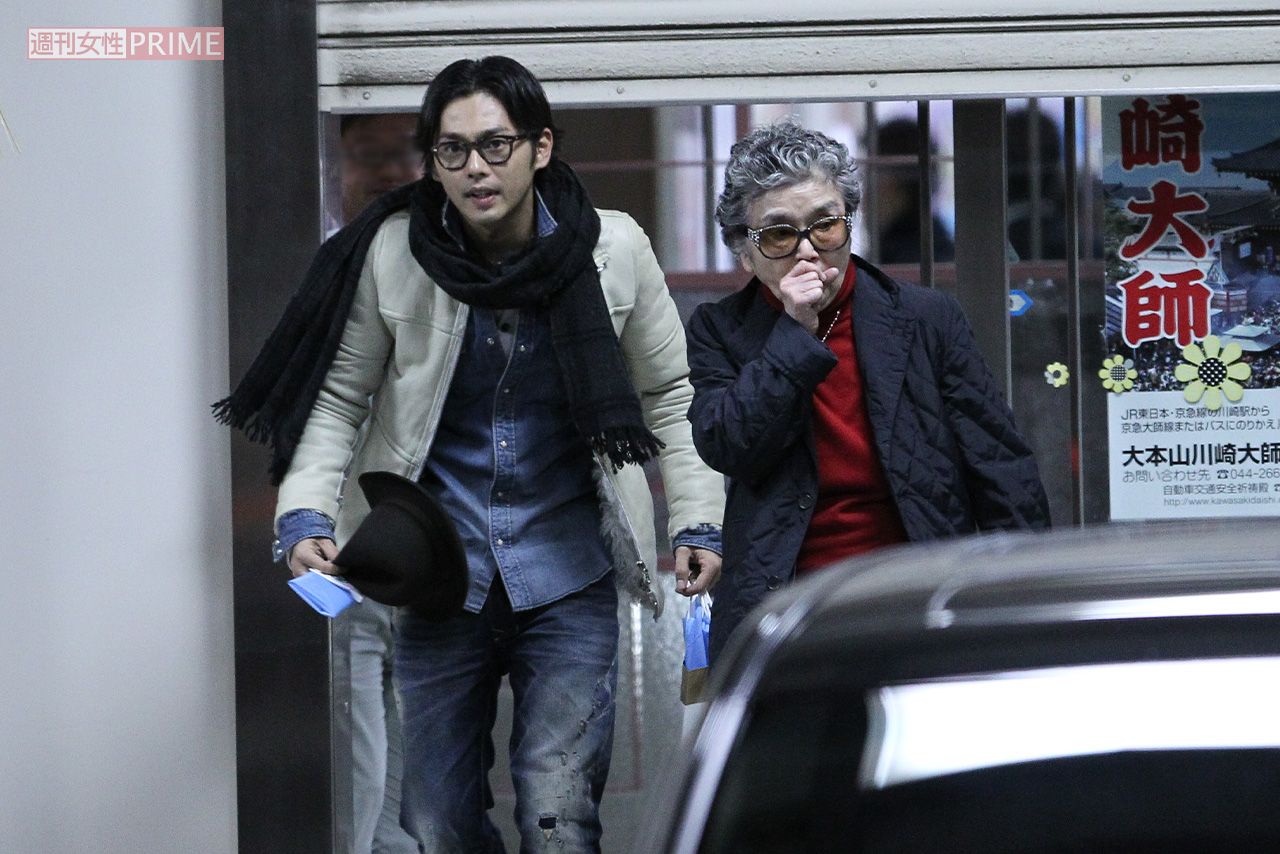 今井翼と川崎大師から出てきたメリー喜多川さん