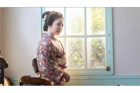 連続テレビ小説『風、薫る』に出演する仲間由紀恵（公式サイト『NHKONE』より）
