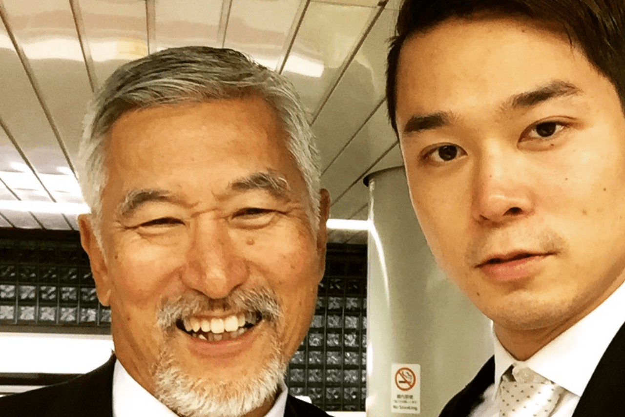 今では尊敬しているという父と