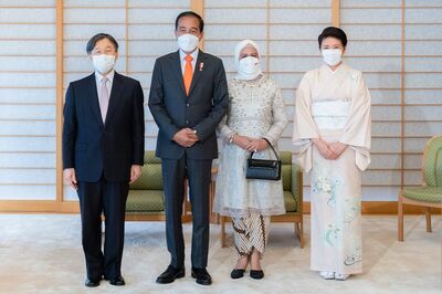 インドネシア大統領ご夫妻と皇居での会見に雅子さまはインドネシアの国花ジャスミンがあしらわれた着物で（'20年7月）写真／宮内庁提供