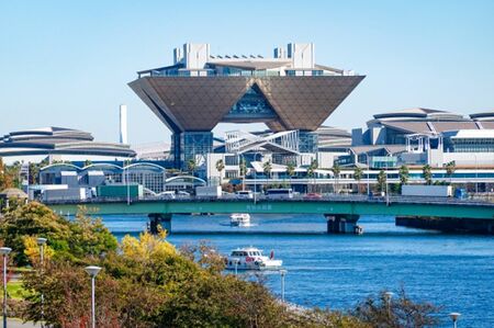 「コミックマーケット」の会場としておなじみの東京ビックサイト。今冬以降から2026年まで大規模改修工事が行われ、会場の一部が使えない状態に。運営側は「物理的な制約に挑戦していくことになる」とコメントしている