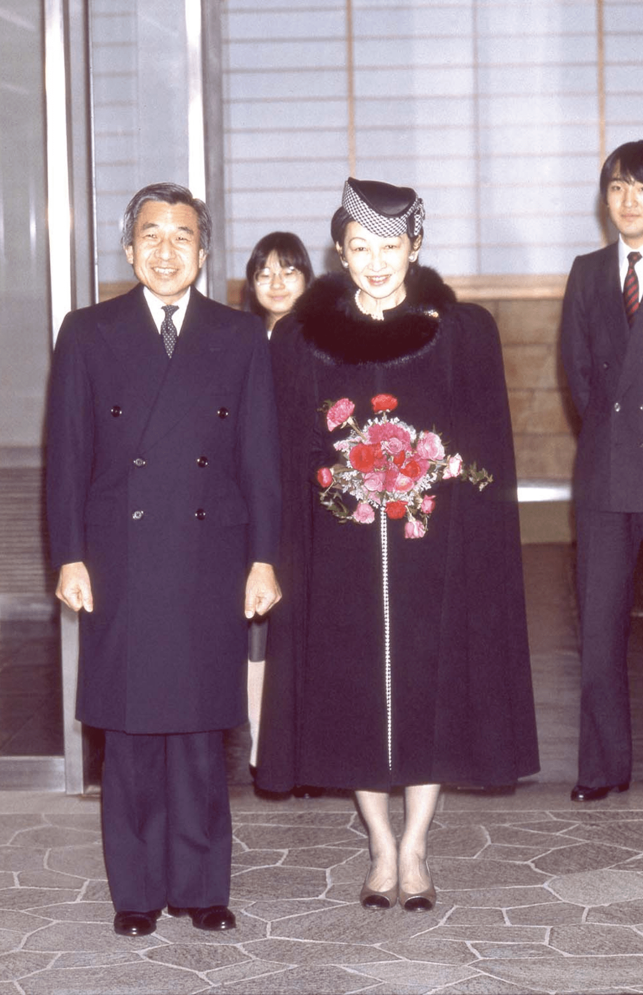 1980年代、'85年2月、スペインご訪問へ。「TPOに合ったシックな装いに」（撮影/JMPA）