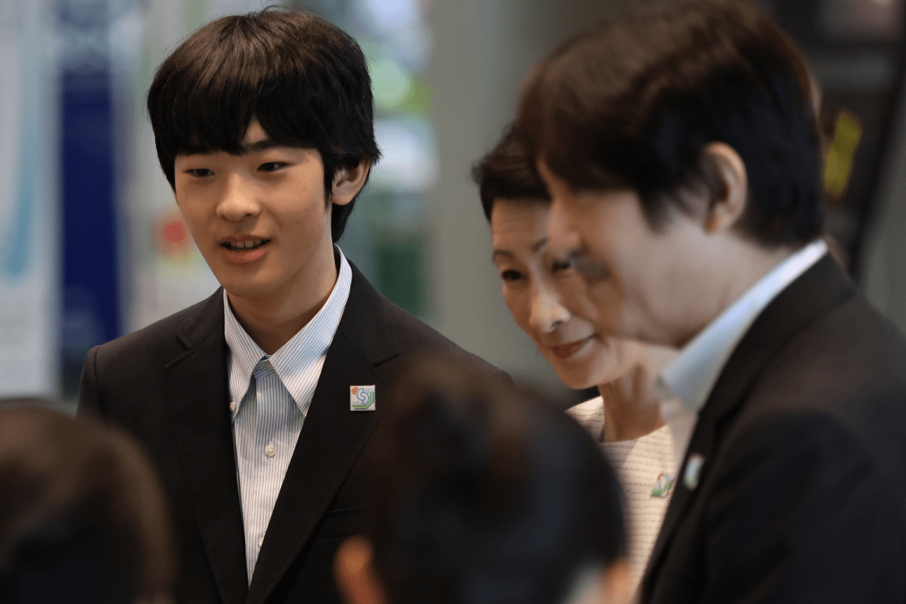 総文祭に参加していた生徒から、作品についての説明に耳を傾けられた