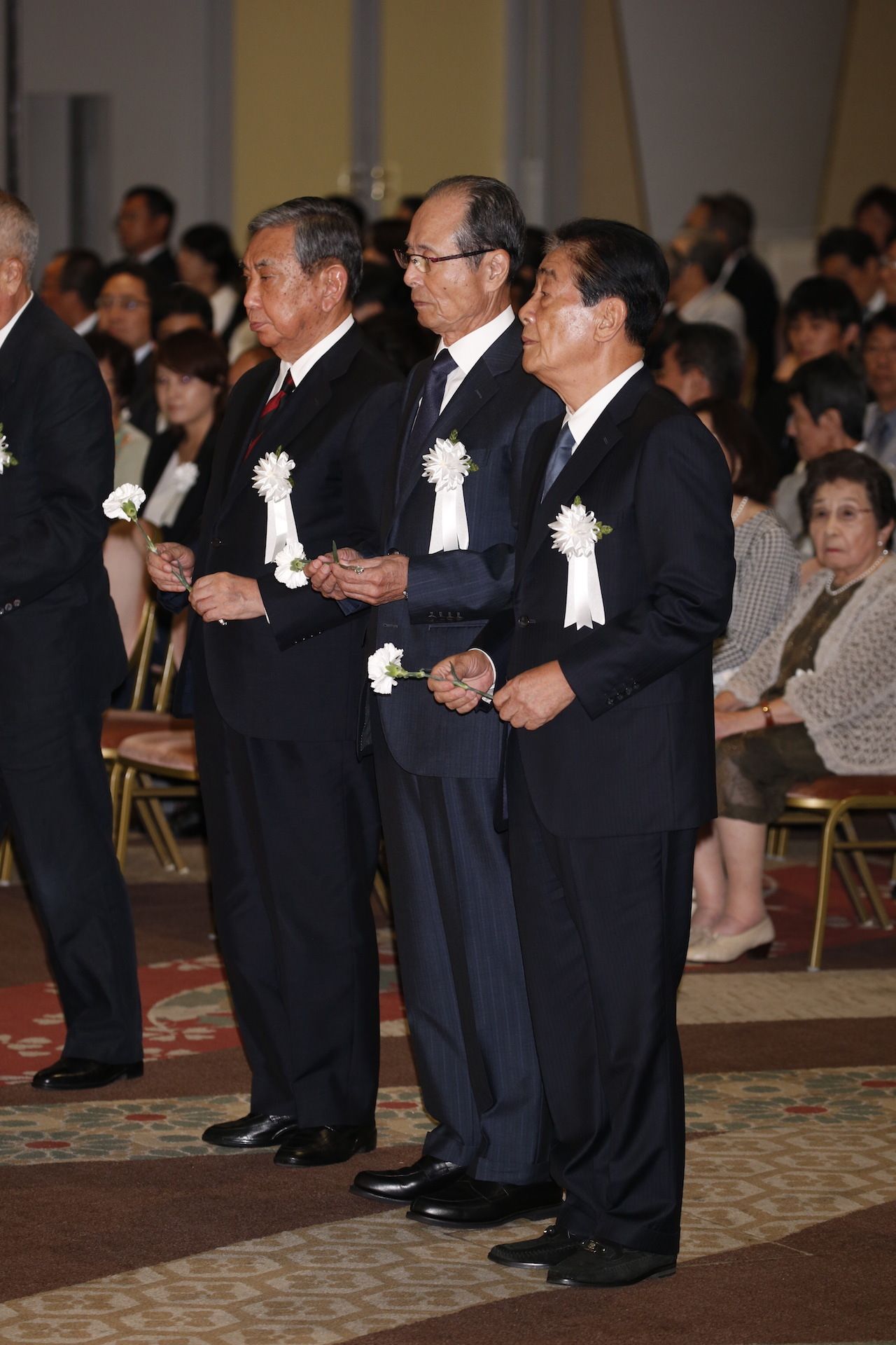 大橋巨泉さんお別れの会で。写真手前から、関口宏さん、王貞治さん、河野洋平さん（'16年9月）