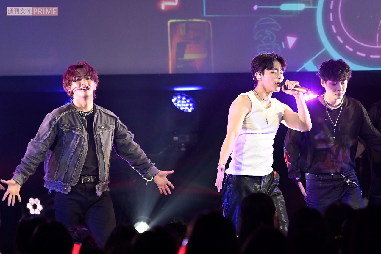 7月25日に行われたMYNAMEのライブのもよう。完璧なステージングに満員の会場が沸いた　撮影／渡邉智裕