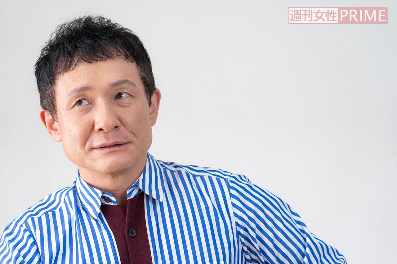 インタビューに答える木下ほうか　撮影／佐藤靖彦