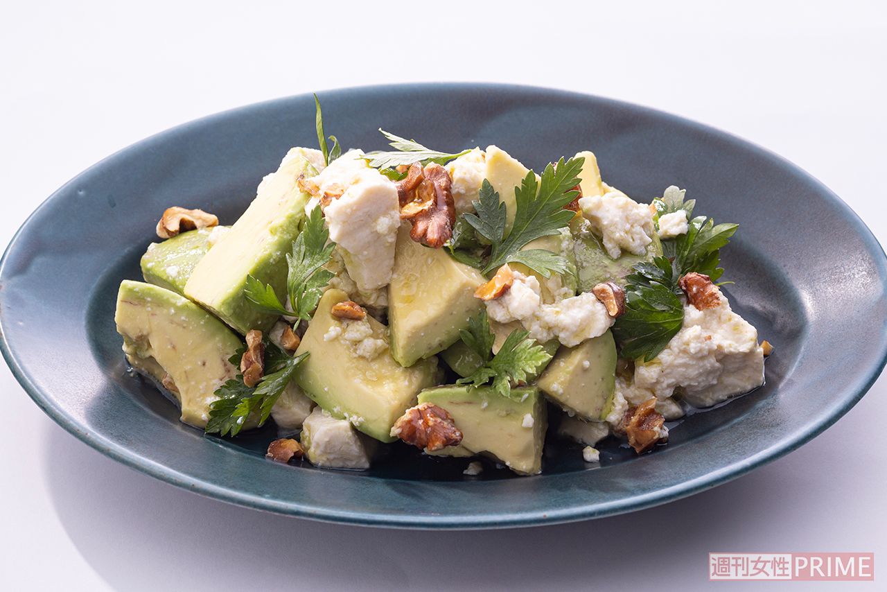 塩豆腐でアボガドとナッツのサッとマリネ