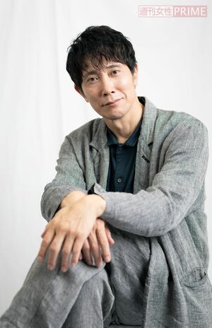 佐々木蔵之介　撮影／矢島泰輔　スタイリング／勝見宜人（KoaHoleinc.）　ヘアメイク／晋一朗　衣装協力／CONFECT（CONFECT表参道店）